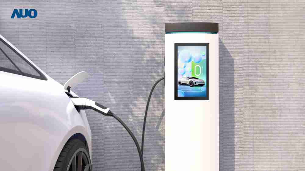 友達〝EVSE車用充電樁解決方案〞專為電動汽車充電樁設計，，，，具有高亮度、、、、克服戶外艱難環境的耐溫、、、耐紫外線等特性，，，並搭載散熱性及擴充性強的高效能工業電腦，，可實現人機互動訴求，，，如資訊顯示、、、、支付等應用